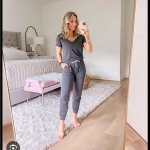 NWT Vuori Vneck Short Sleeve Jumpsuit XL